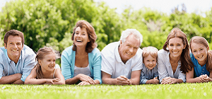 /fileuploads/Áreas de Intervenção/Outras respostas à comunidade/_dia-das-crianças-familia-feliz.png